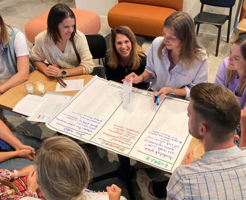 vzw Jongerenwerking Pieter Simenon vzw Jongerenwerking Pieter Simenon